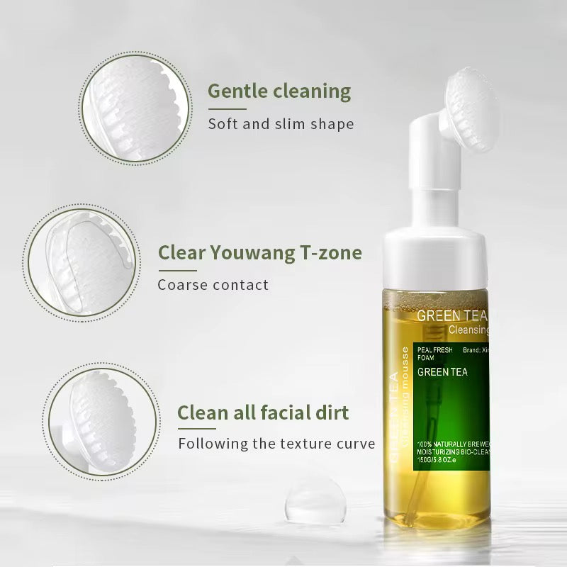 Mousse Nettoyante au Thé Vert – Brosse Exfoliante